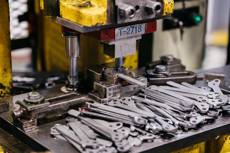 Servicios de fabricaci&oacute;n de chapa en l&iacute;nea