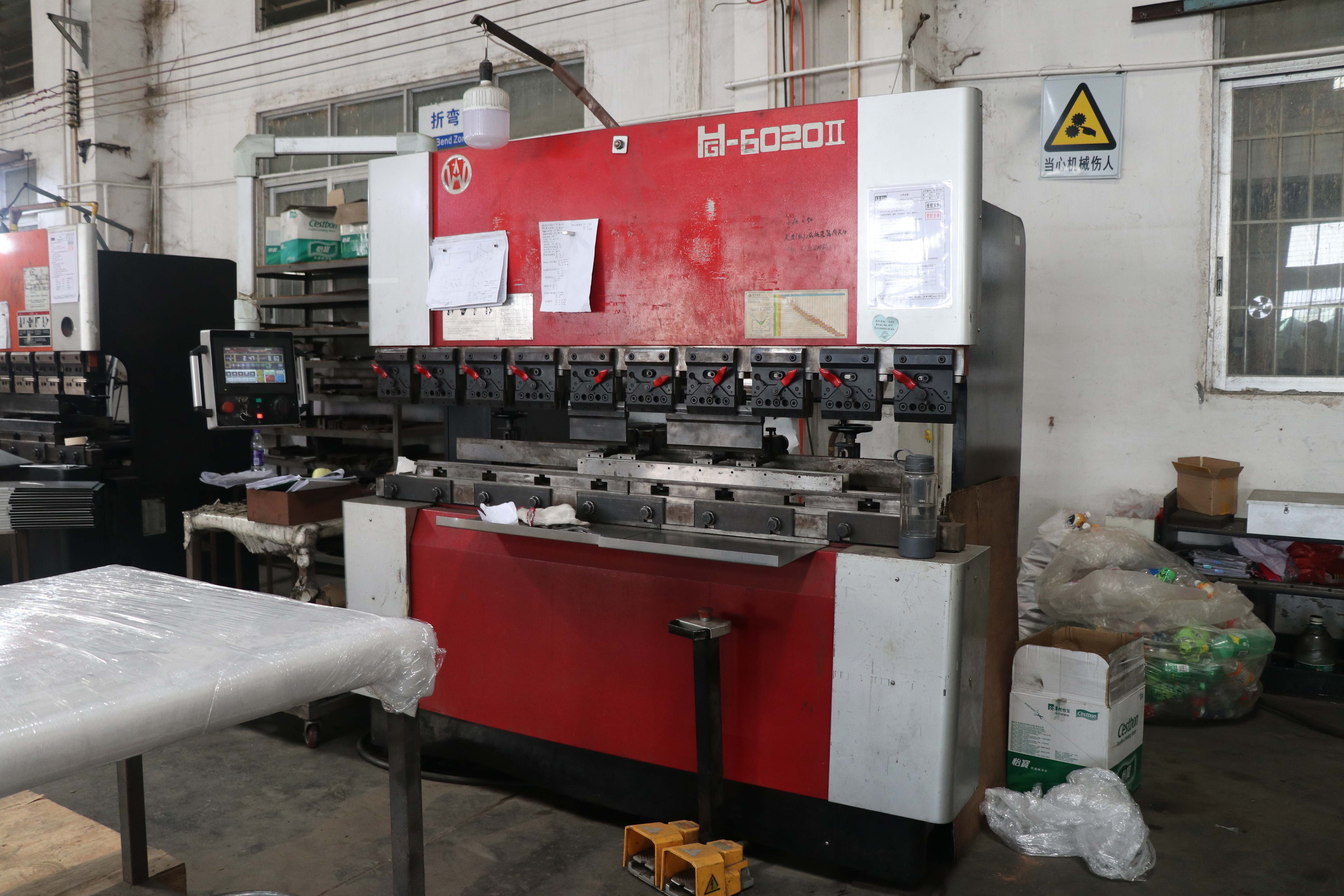 Fabricantes de chapa metálica: elaboración de cajas y gabinetes confiables de chapa metálica