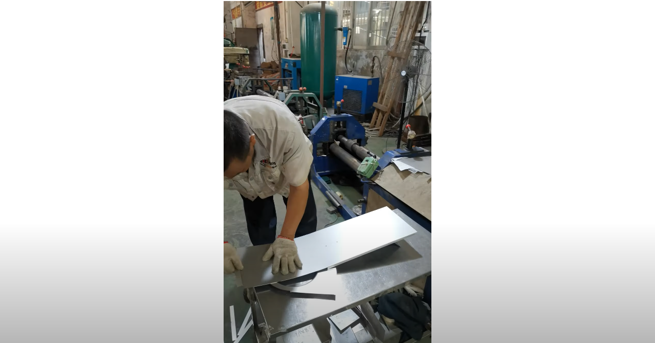 Hoy déjanos mostrarte cómo #doblamos el material.